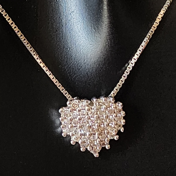 Sterling silver heart necklace - Picture 2 of 8